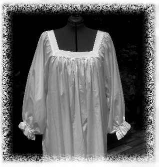 Fitted Renaissance Chemise With Basic Sleeves and a Drawstring 